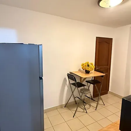 شقة Modern Et Agreable St Lazare باريس