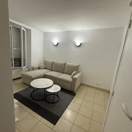 Modern Et Agreable St Lazare Париж