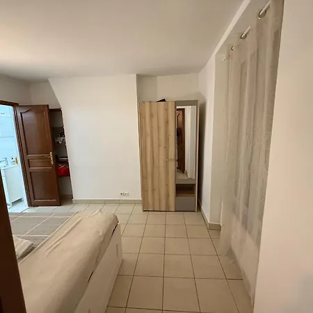 Modern Et Agreable St Lazare * Париж