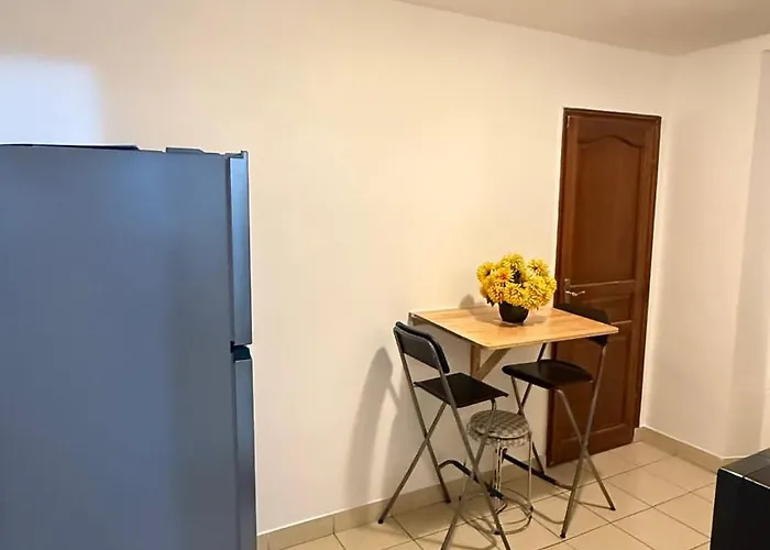 Апартаменты Modern Et Agreable St Lazare Париж